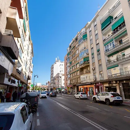 Center With Parking Apartment *