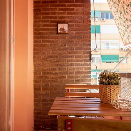 Center With Parking Apartment *